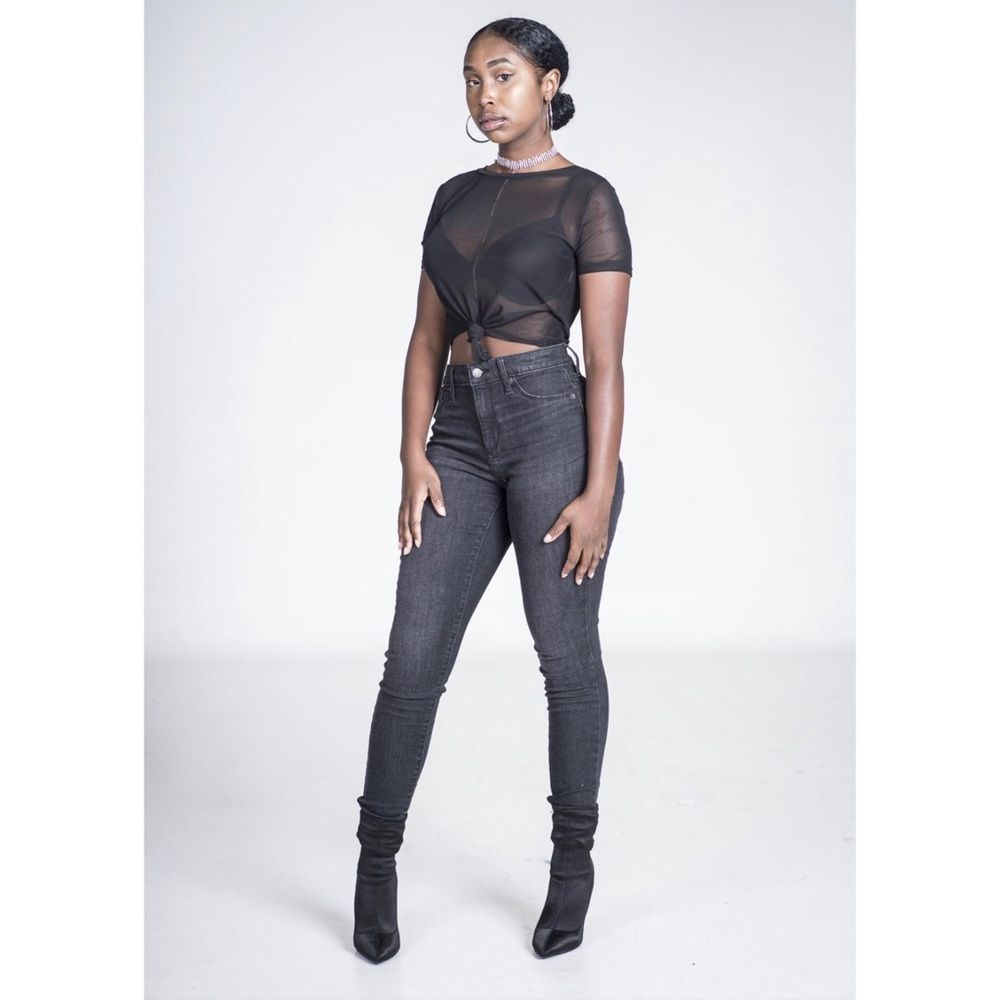 Black Sheer crop top - Picture 2 of 3